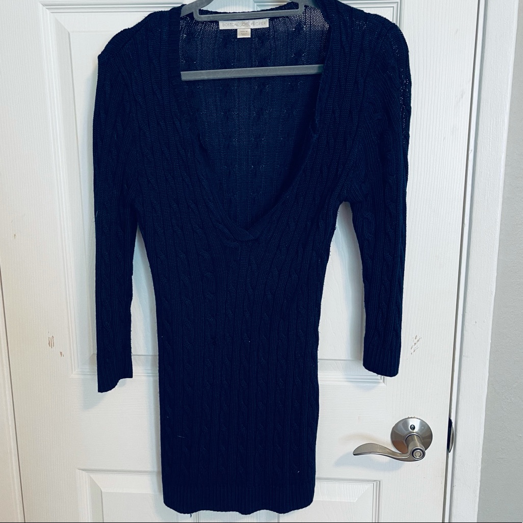 Beautiful Deep-V Boston Proper Sweater